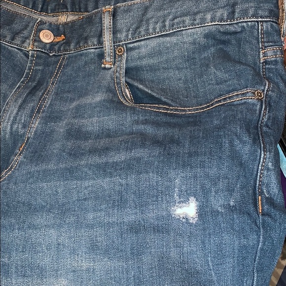 Too small - Picture 3 of 3